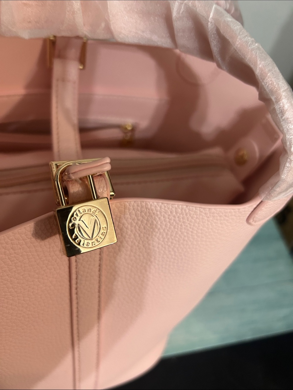 Valentino Orlandi Soft Pink Pebble Leather Bucket Tote with Gold Lock - Picture 2 of 4